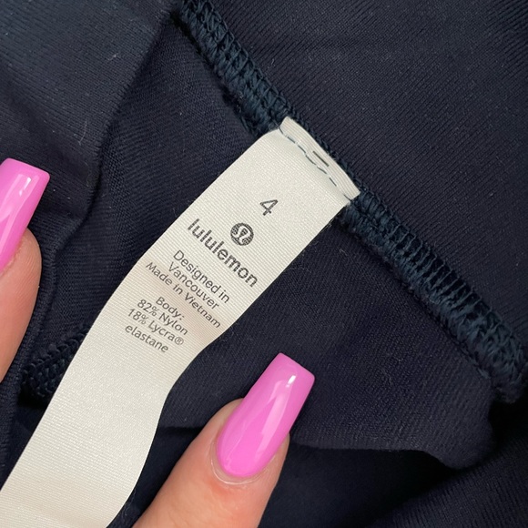 Lululemon navy leggings - Picture 4 of 5